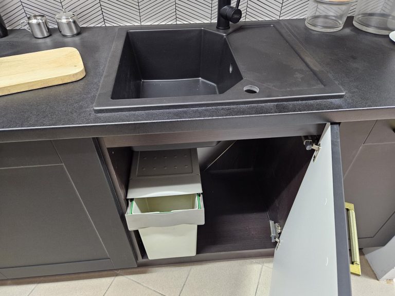 Kuchnie na wymiar Siedlce — MC-Kuchnie, autoryzowane studio Black Red White