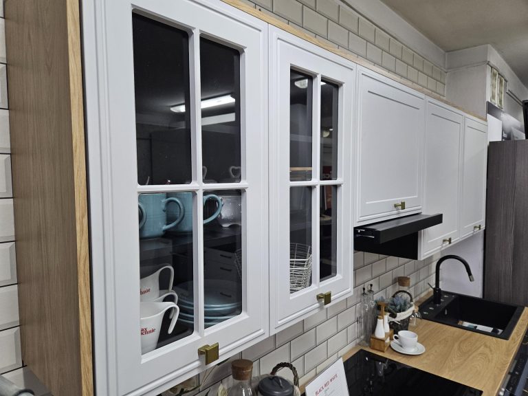 Kuchnie na wymiar Siedlce — MC-Kuchnie, autoryzowane studio Black Red White