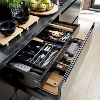 Kuchnia Senso Kitchens Capital Saperavi — nowoczesna kuchnia na wymiar bez uchwytów, MC-Kuchnie Siedlce